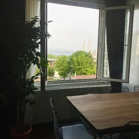 Klod Farer House